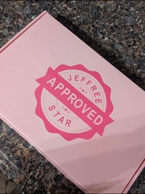 Jeffree Star Approved Pink Collector mirror With Box